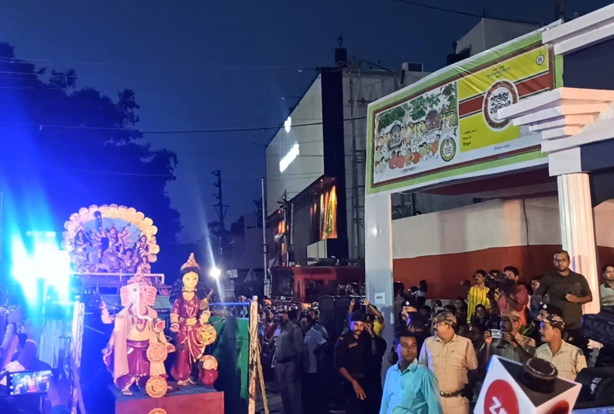 Durga Puja Carnival 2022: বীরভূমে হইচই! দুর্গাপুজোর প্রথম কার্নিভালে উপচে পড়া ভিড়