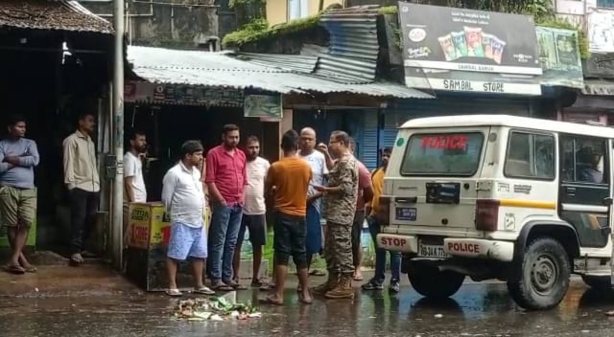 Alipurduar News: লটারির দোকান খুলতে এসে হতবাক অবস্থা, ভাঙা দরজার সামনে হাহাকার