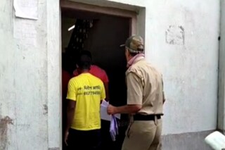 জুয়ার আসর থেকে গ্রেফতার ৬