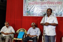 উৎসবের মরশুমে রেকর্ড হারে বই বিক্রি বামেদের বুকস্টলে উৎসবের মরশুমে রেকর্ড হারে বই বিক্রি বামেদের বুকস্টলে