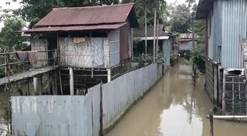 জল