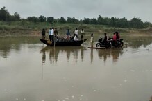 দু'দিনের বৃষ্টিতেই জল থৈ থৈ এলাকা! সমস্যায় ১২টি গ্রামের বাসিন্দারা দু'দিনের বৃষ্টিতেই জল থৈ থৈ এলাকা! সমস্যায় ১২টি গ্রামের বাসিন্দারা