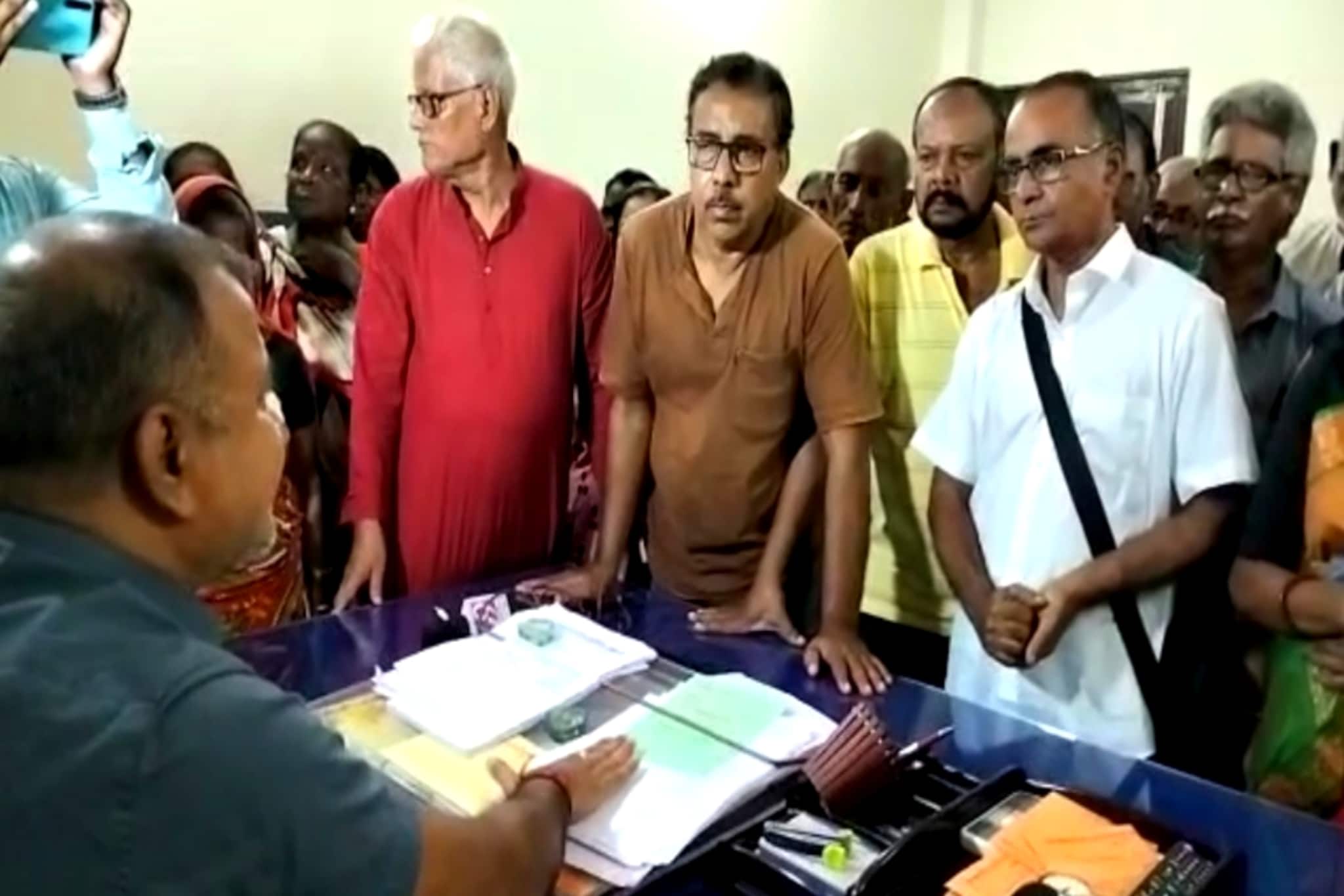 পেনশন পাচ্ছেন না অবসরপ্রাপ্ত পুরকর্মীরা! মানা হয়নি মুখ্যমন্ত্রীর নির্দেশ! জানুন