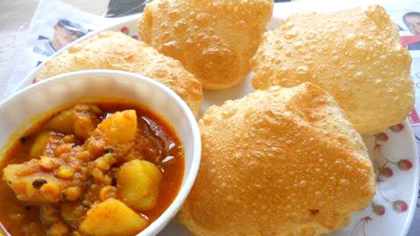 আসলে এককথায় লুচির প্রতি বাঙালিদের আলাদাই আবেগ। তবে অবাঙালিদের মধ্যেও 'পুরি' নামে বেশ জনপ্রিয় এই বাঙালির প্রিয় লুচিই। শুধু পশ্চিমবঙ্গেই নয় লুচির চল রয়েছে পার্শ্ববর্তী রাজ্যগুলিতেও। যেমন ওড়িশা, ত্রিপুরা, আসাম, বিহার প্রভৃতি রাজ্যেও লুচি বেশ জনপ্রিয়।