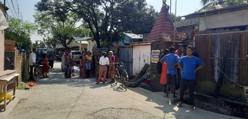 গৃহবধূকে