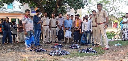 রানীনগরে উদ্ধার হওয়া নিষিদ্ধ ফেন্সিডিল সহ ধৃত পাঁচজন 