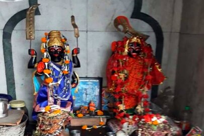 তান্ত্রিক মতে দুই মায়ের পুজো করা হয়