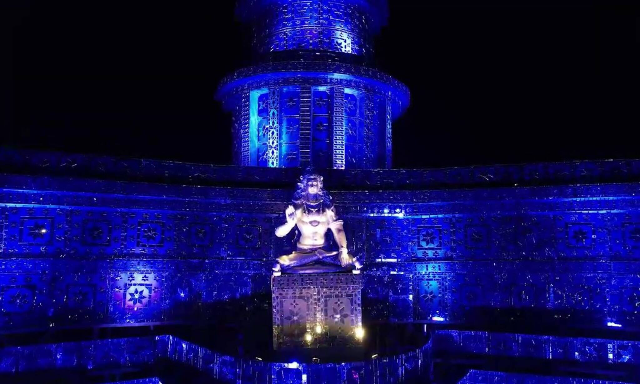 রঙিন আলোর ঝলকানি, রাজস্থানের শিশমহল এবার দুর্গাপুরে