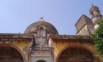 বাইরে