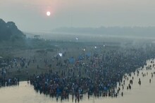 উদীয়মান সূর্যকে সাক্ষী রেখে আসানসোলে সম্পন্ন ছট পুজো