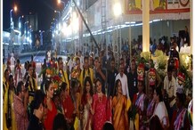 কলকাতার পুজোয় জুড়ে রইলেন 'জঙ্গলকন্যা', কে এই তাবড় রাজনৈতিক ব্যক্তিত্ব? কলকাতার পুজোয় জুড়ে রইলেন 'জঙ্গলকন্যা', কে এই তাবড় রাজনৈতিক ব্যক্তিত্ব?