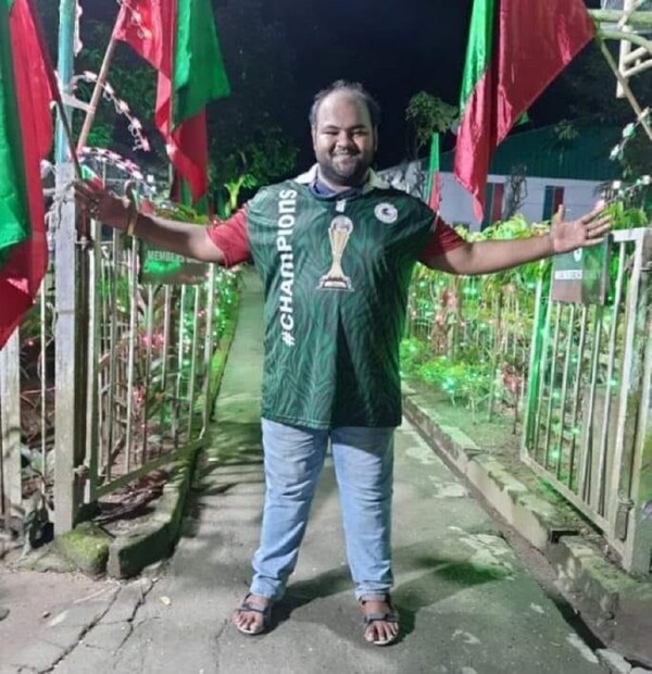 কয়েক মাস ধরেই অনির্বাণ ভুগছিলেন কঠিন রোগে৷ কিডনির সমস্যায় শরীর ভেঙে গিয়েছিল তার৷ চিকিৎসকেরা বলেছিলেন কিডনি প্রতিস্থাপনের কথা৷ যার জন্য প্রয়োজন ছিল বিপুল অর্থের৷ নিজের সেই ক্ষমতা ছিল না৷ ফলে সাধারণ মানুষের কাছে সাহায্য চেয়ে ফেসবুকে ভিডিও পোস্ট করেছিলেন বাগান ভক্ত৷ 