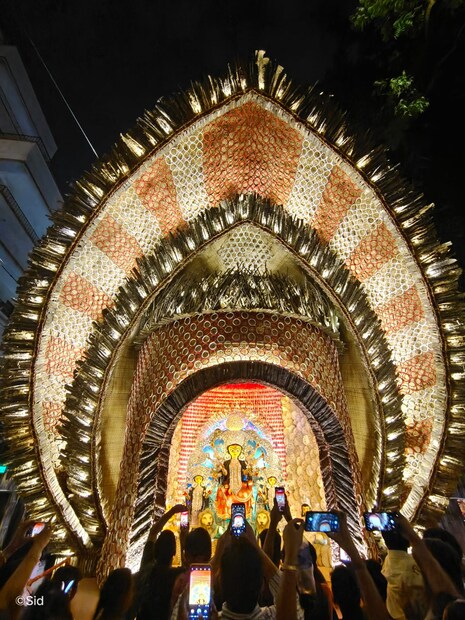 শিব মন্দিরের প্যান্ডেল ও মাতৃপ্রতিমা ৷ 