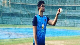 মুস্তাক আলিতে বল হাতে চমকে দিলেন সচিন পুত্র মুস্তাক আলিতে বল হাতে চমকে দিলেন সচিন পুত্র