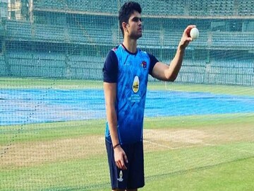 মুস্তাক আলিতে বল হাতে চমকে দিলেন সচিন পুত্র