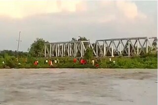অসমের নদীতে হড়পা বান৷ 