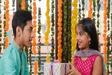 রাশি অনুযায়ী ফোঁটায় উপহার দিন ভাইকে, পছন্দ তো হবেই, রক্ষা পাবে সব দিক!