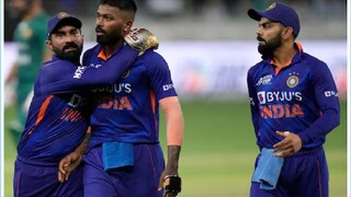 Dinesh Karthik suffers with back injury - Photo- AP 