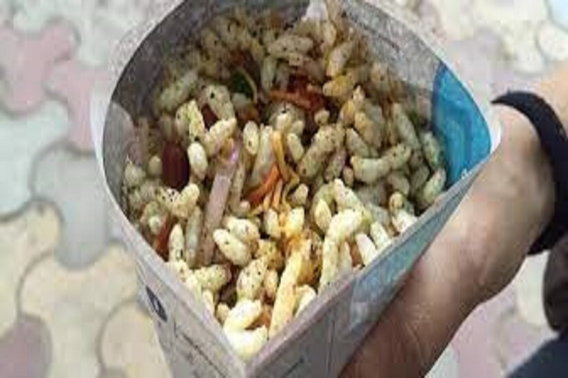 বাড়িতেও লক্ষ্য করা যায় গরম গরম লুচি বা তেলেভাজা করে খবরের কাগজে রেখে দেওয়ার প্রবণতা থাকে ৷ এরফলে হতে পারে ক্যান্সার, যকৃতের সমস্যাও হতে পারে ৷ মূত্রাশয়েও হতে পারে মারণ রোগ ৷ প্রতীকী ছবি ৷