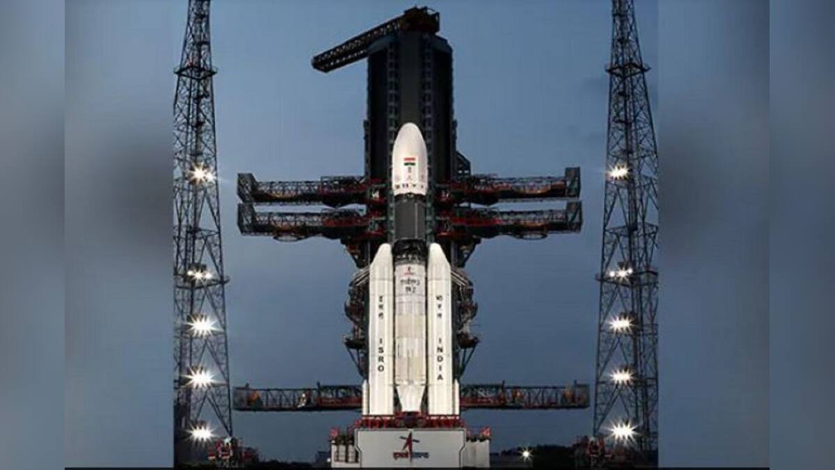 মধ্যরাতে ৩৬টি উপগ্রহ নিয়ে মহাকাশে উড়ান ইসরোর সবথেকে ভারী রকেটের! দেখুন