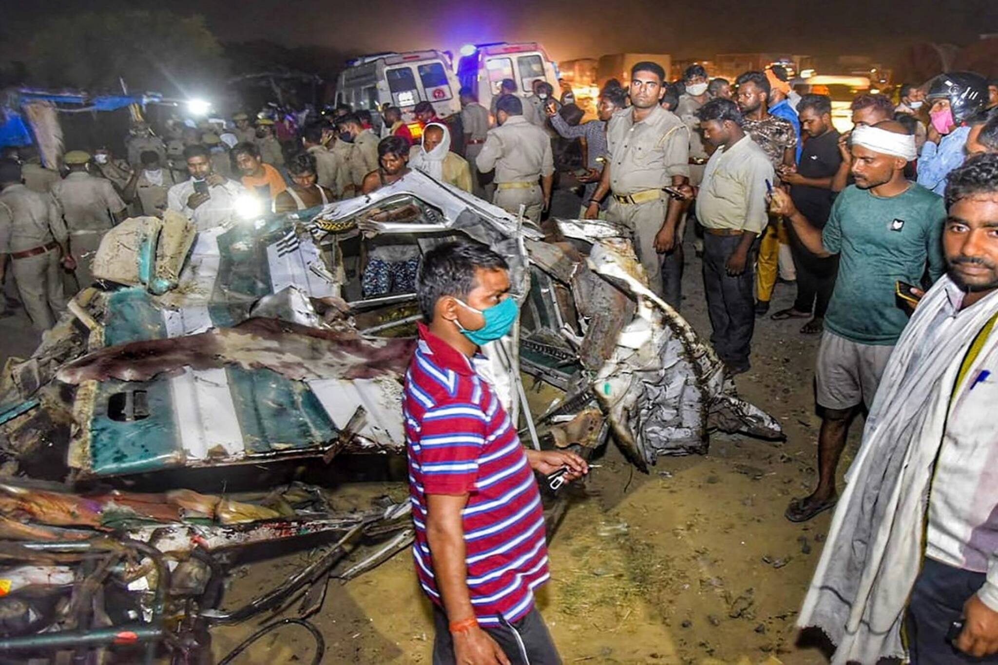 ভয়াবহ গাড়ি দুর্ঘটনা, কানপুরে মৃত ১১ শিশু-সহ অন্তত ২৪ তীর্থযাত্রী! দেখুন