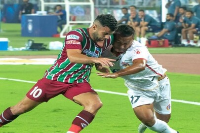 বল দখলের লড়াইয়ে হুগো এবং জেরি