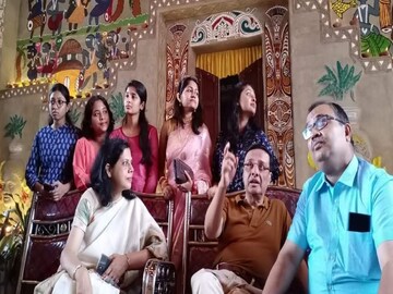 পুজোর সময় বামেদের স্টলে কী করছেন কুণাল ঘোষ? 