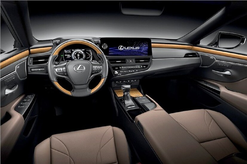 Lexus ES ২.৫ লিটারের চার সিলিন্ডার ইঞ্জিন আছে ৷ 160 kW পাওয়ার 202 NM পর্যন্ত জেলারেট করতে পারে ৷ এই গাড়ির সর্বাধিক গতিবেগ ঘণ্টায় ১৮০ মাইল ৷ প্রতীকী ছবি ৷