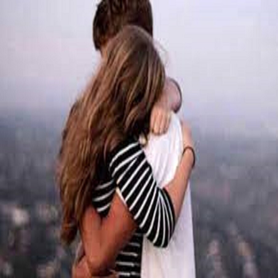  এছাডা প্রাচীন হুন রাজা অ্যাটিলার সময় থেকে একটি রীতি প্রচলিত ছিল। বিয়ের পরে একমাস প্রতিদিন একপাত্র করে মধু দিয়ে তৈরি মদ খেতে হত নবদম্পতিকে। নতুন সম্পর্ক সুখের ও মধুর করাপ জন্য এই রীতি ছিল। সেখান থেকেও হানিমুনের উৎপত্তি বলে মনে করা হয়। -প্রতীকী ছবি