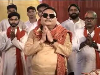 ‘মা এসেছে’ অ্যালবামে চমকে দিলেন মদন মিত্র 