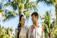 দীপাবলিতে পোশাকেও থাকুক প্রেমের বার্তা, জুটিরা এক রঙের পোশাকে সাজুন!