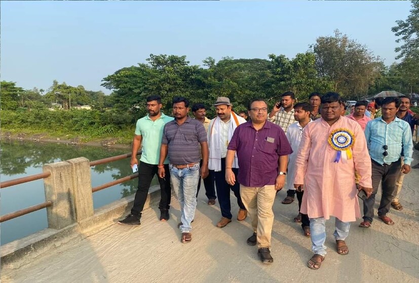 *২০১৬ সালে কুণাল ঘোষের সঙ্গে দেখা করেন কোচবিহার জেলা পরিষদের সদস্য কৃষ্ণকান্ত বর্মণ। প্রয়োজনীয়তা বুঝে সেতু তৈরির আশ্বাস দেন। সাংসদ তহবিল থেকে আড়াই কোটি টাকা বরাদ্দ করেন। তৈরি হয় মমতা সেতু।  