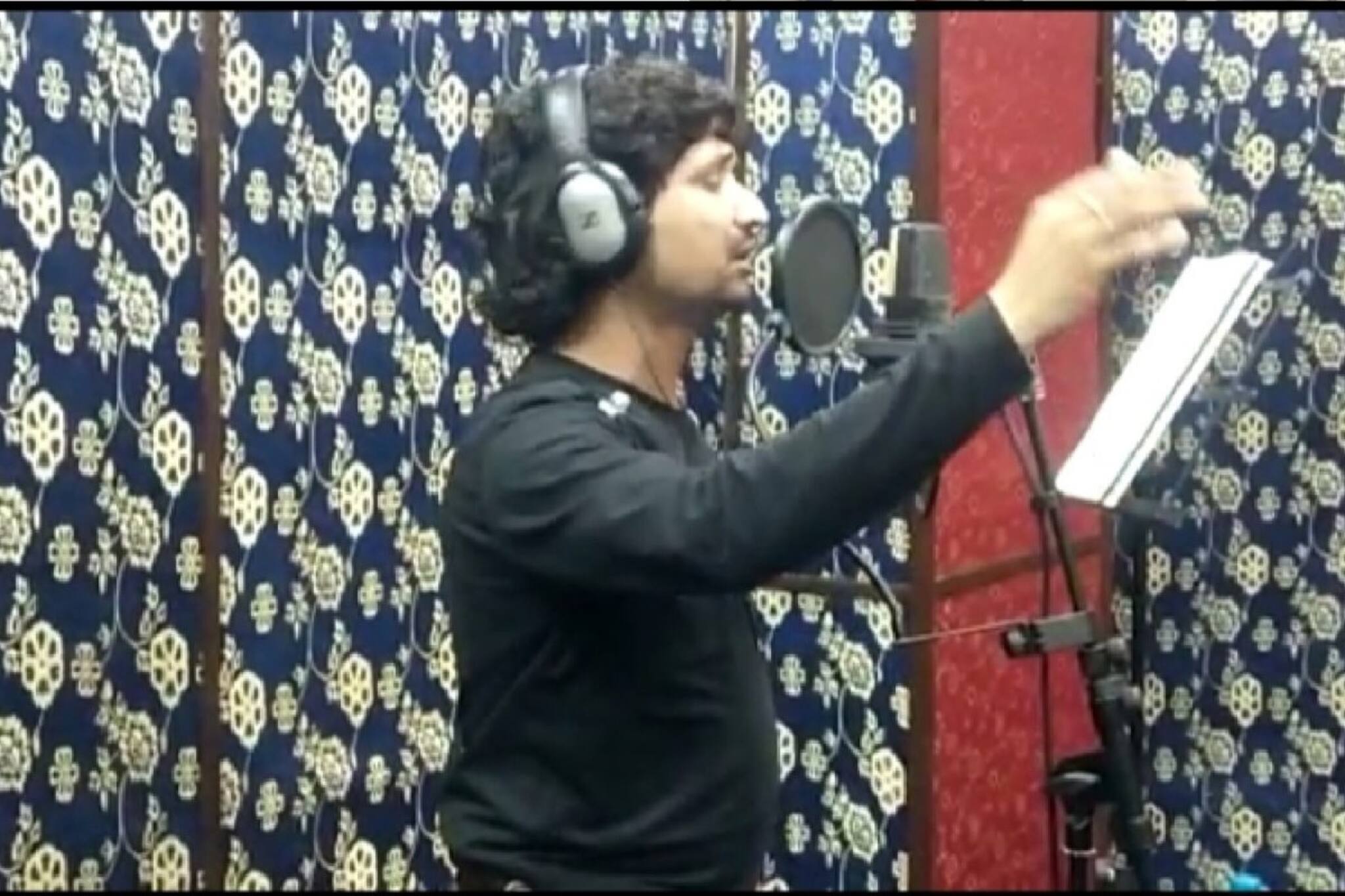 কালীপুজো কাঁপাবেন 'ভাইরাল' মিলন কুমার, কোন শ্যামাসঙ্গীত গাইলেন তিনি!