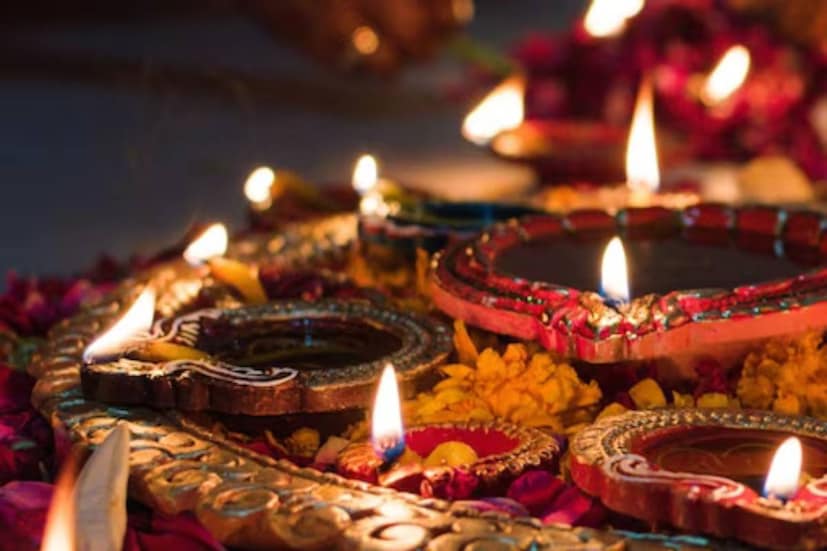 শারদোৎসবের শেষ লগ্নে আসে কালীপুজো ও দীপাবলি৷ শক্তিসাধনা ও আলোর উৎসব মানেই কিন্তু শুধু দীপাবলি আর ভাইফোঁটা নয়৷ এ সময়ে টানা পাঁচ দিন ধরে থাকে নানা পুজো ও উৎসব৷ দেশের নানা অংশে এই পার্বণগুলি পরিচিত বিভিন্ন নামে ও রূপে৷ 