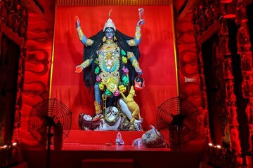 আজ রাতে কালীপুজো, কত ক্ষণ থাকবে অমাবস্যা, জানুন পঞ্জিকা কী বলছে আজ রাতে কালীপুজো, কত ক্ষণ থাকবে অমাবস্যা, জানুন পঞ্জিকা কী বলছে