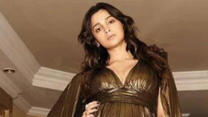 ছবির দুনিয়ায় তাঁর যাত্রাপথ নিয়ে বলেন আলিয়া ছবির দুনিয়ায় তাঁর যাত্রাপথ নিয়ে বলেন আলিয়া