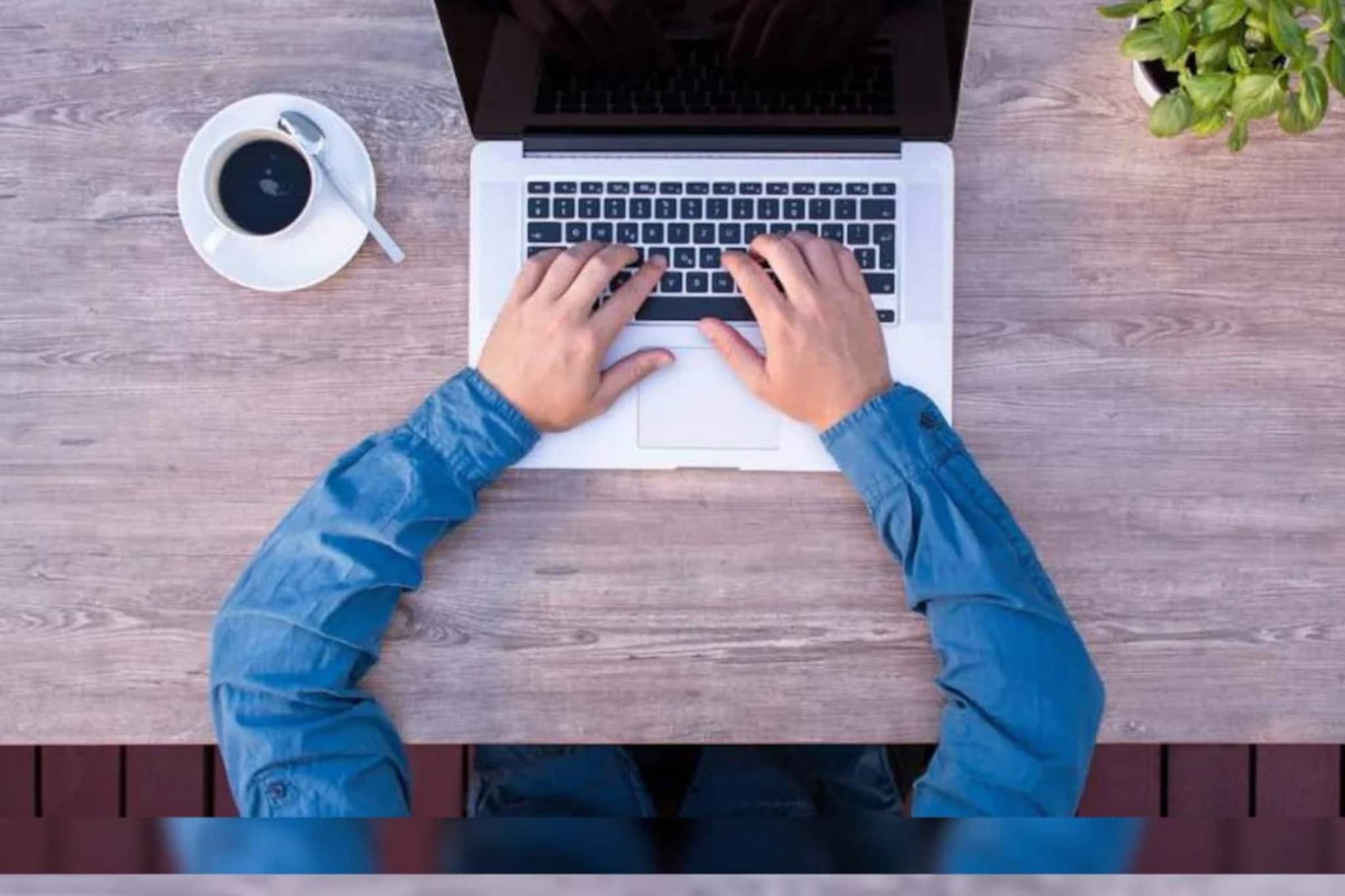 ওয়ার্ক ফ্রম হোমে ওয়েবক্যাম চালু না করে বরখাস্ত; উল্টে সংস্থাকেই আদালতের কোপ