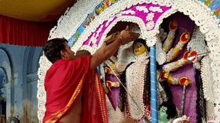 বৈষ্ণব রীতিতে দেবী দশভুজার পুজোপাঠ হয়