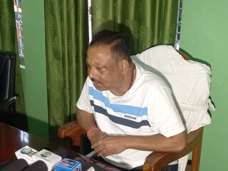 মাল নদীতে হড়পা বানের প্রাথমিক বিপর্যয় সামলে সিভিল ডিফেন্সের কর্মীদের সঙ্গে উদ্ধারকাজে হাত লাগিয়েছিলেন স্থানীয়রাও মাল নদীতে হড়পা বানের প্রাথমিক বিপর্যয় সামলে সিভিল ডিফেন্সের কর্মীদের সঙ্গে উদ্ধারকাজে হাত লাগিয়েছিলেন স্থানীয়রাও