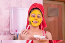 সামনেই দীপাবলি, এদিকে দোরগোড়ায় শীত, ঘরোয়া স্ক্রাবে দূর করুন ত্বকের শুষ্কতা