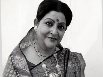 সোনালি রেখে গেলেন তাঁর স্বামী অভিনেতা শঙ্কর চক্রবর্তী, মেয়ে এবং অসংখ্য অনুরাগীকে