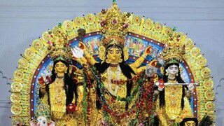 শোভাবাজার রাজবাড়ির বড় তরফের পুজোর সূচনা করেন রাজা নবকৃষ্ণ দেব