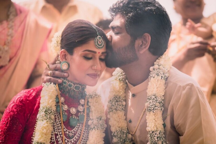 দীর্ঘ ৬ বছরের সম্পর্কের পর গত জুন মাসে বিয়ে করেছিলেন অভিনেত্রী নয়নতারা এবং পরিচালক ভিগনেশ শিবান। চার মাস পেরোতে না পেরোতেই নবদম্পতি থেকে নব-অভিভাবক হয়ে গেলেন তাঁরা। দক্ষিণী তারকা দম্পতি জন্ম দিলেন যমজ পুত্রসন্তানের।