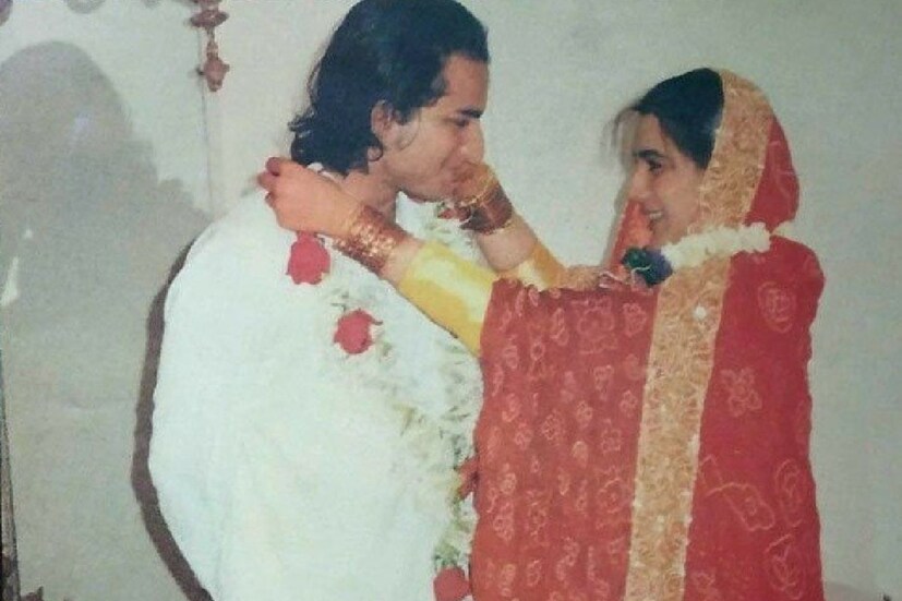 অমৃতা এবং সইফের বিবাহবিচ্ছেদ খুব সুখকর পরিস্থিতিতে ঘটেনি। তাঁদের সম্পর্কের ইতির সময়ে তিক্ততায় ভরে উঠেছিল। কিন্তু আজ সেখান থেকে তাঁরা অনেকটা পথ পেরিয়ে এসেছেন।