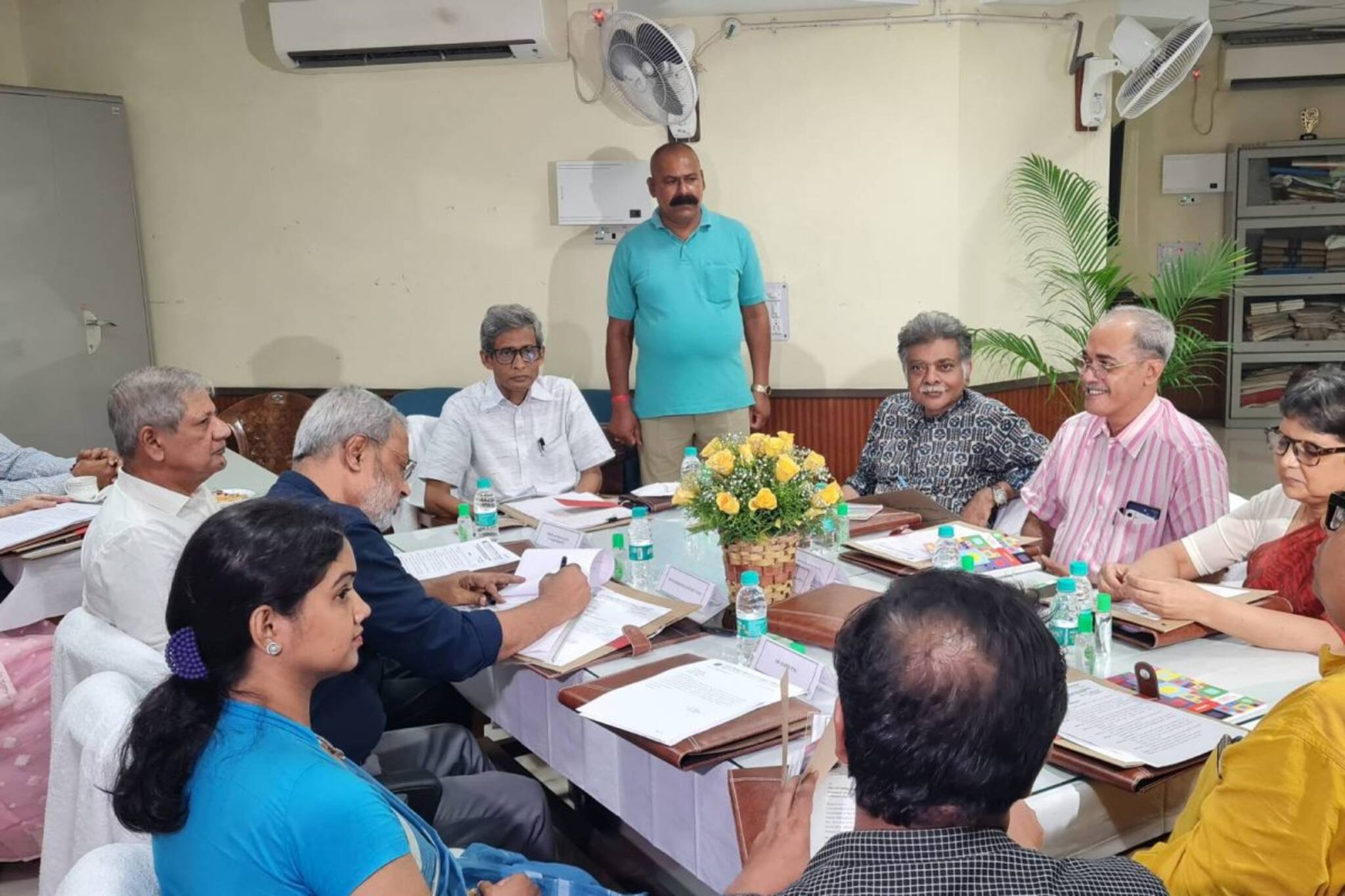 জারি হয়েছে প্রাথমিক শিক্ষক নিয়োগের বিজ্ঞপ্তি! কোন জেলায় কত শূন্যপদ, জেনে নিন