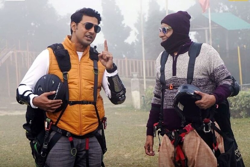 মূলধারার বাণিজ্যিক ছবির মধ্যে বেছে নেওয়া হয়েছে 'টনিক'কে। অভিজিৎ সেনের এই ছবি মুক্তির পরেও দারুণ প্রতিক্রিয়া পেয়েছিল দর্শকদের কাছে। আর আজ দেব-পরানের জুটির সেই ছবি দেশের পশ্চিমে পাড়ি দিল।