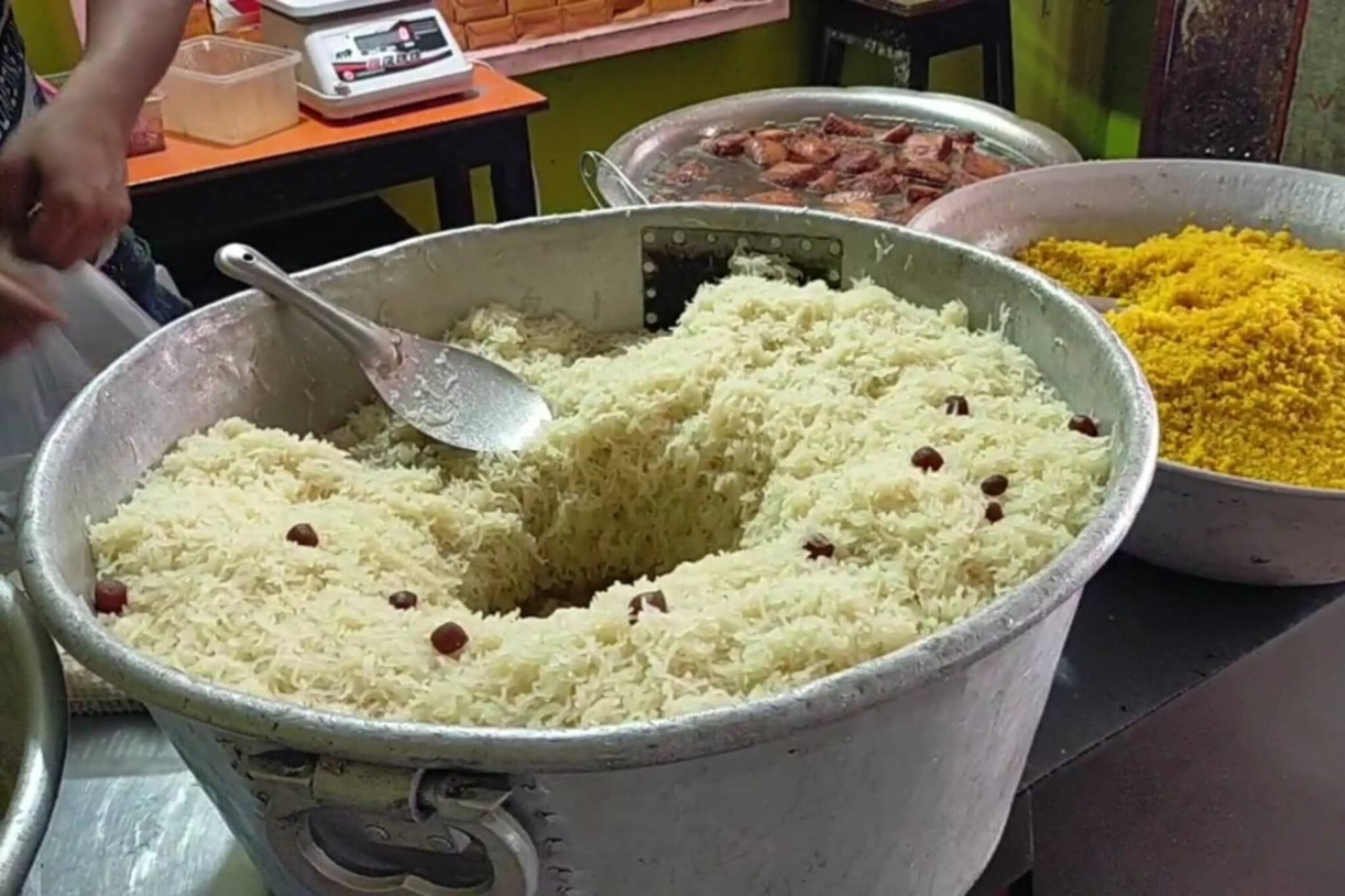 ভাইফোঁটার থালিতে ২০টি মিষ্টি! কত টাকায় বিক্রি হল? তবে ফের জয় সীতাভোগ-মিহিদানার