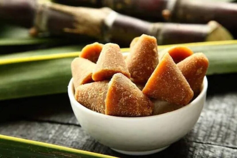 বেশিমাত্রায় পটাশিয়াম এবং কম লবণাক্ত হওয়ায় গুড়ের প্রভাবে গ্যাসের সমস্যা কমে যায়৷ এর ফলে শরীরের কোষে অ্যাসিডের ভারসাম্য বজায় থাকে৷ এক চামচ গুড়ের সঙ্গে মৌরি মিশিয়ে খান৷ অথবা এক চামচ ঘি ও গুড় মিশিয়ে খান খাওয়ার পর৷ এতে বদহজমের সমস্যা নিয়ন্ত্রিত হয়৷ 