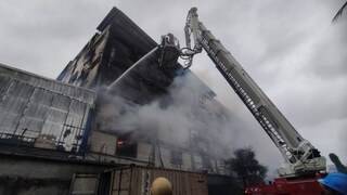 বাজির আগুনের ফুলকি থেকেই বিধ্বংসী আগুন লাগে বলে অভিযোগ