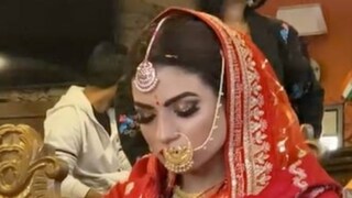 বিয়ের সাজে সজ্জিত বিয়ের কনে ঘুমিয়ে পড়েছেন